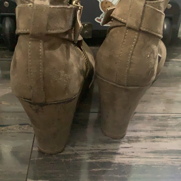 Dolce Vita Chunky Wedge Booties - Picture 4 of 5